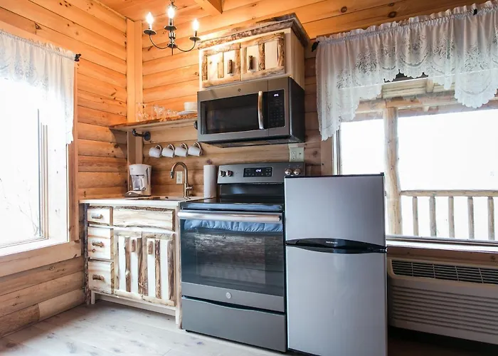 Coblentz Country Lodge By Amish Country Lodging