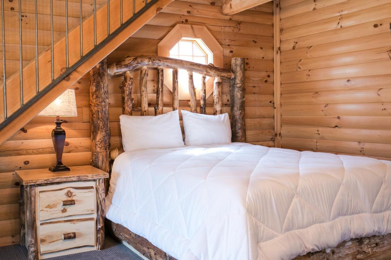 Coblentz Country By Amish Country Hotel